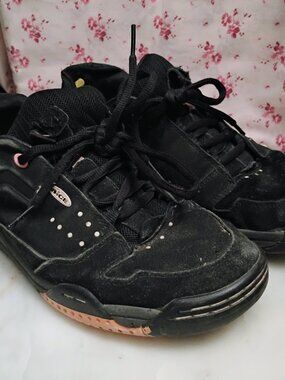 Vintage Early 2000s Women's Girls Skater Shoes